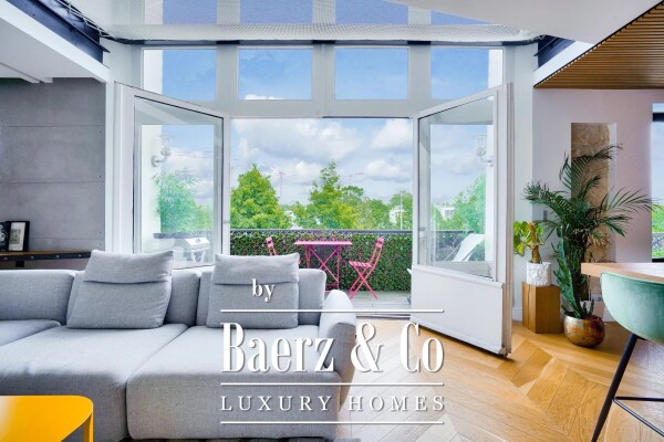 photo 4 Top Floor Duplex with Stunning Views of Île Seguin