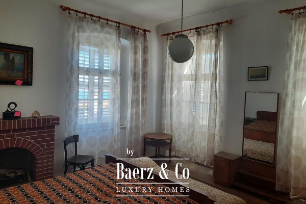 photo 2 Mali Lošinj, historic captain's house with a view of the sea and the marina.